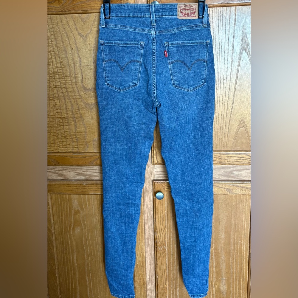 Levi’s 721 High Rise Skinny Jean - Picture 2 of 3